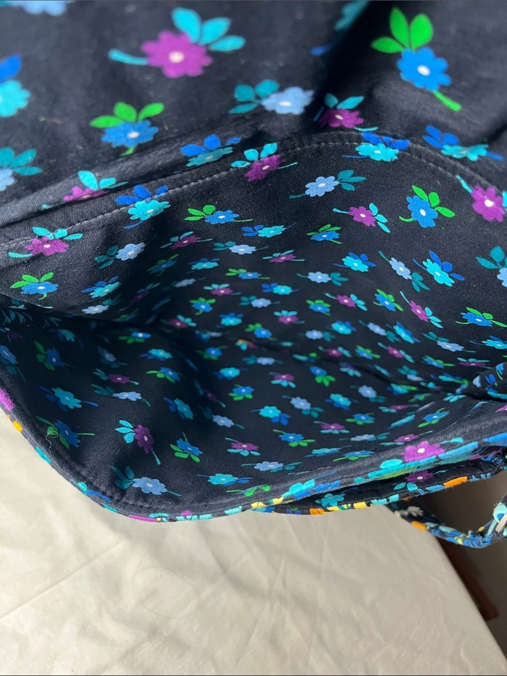 Vera Bradley NWT Mailbag in Midnight Blues pattern